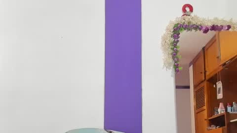 aslhey_kendal online show from February 12, 1:41 am