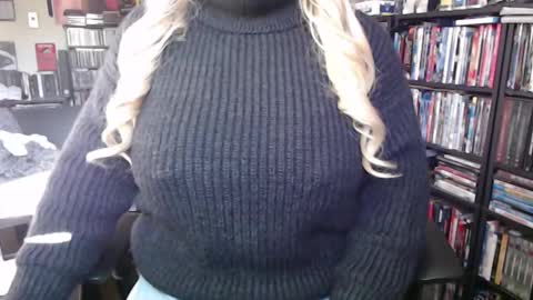 Snapshot of aspen_vale chatting on October 9, 8:25 pm Aspen Vale online show from October 9, 8:25 pm
