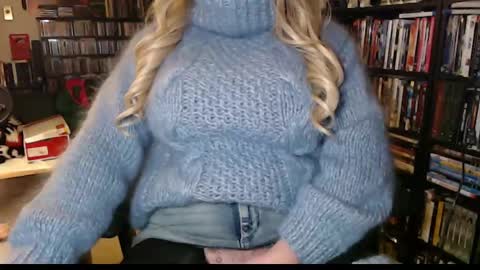 Snapshot of aspen_vale chatting on February 17, 11:54 pm Aspen Vale online show from February 17, 11:54 pm