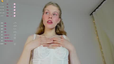Snapshot of ass_latte chatting on January 24, 2:39 am Sasha online show from January 24, 2:39 am