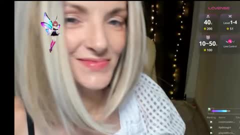 Snapshot of asteris_stella chatting on October 17, 9:52 pm Asteris online show from October 17, 9:52 pm