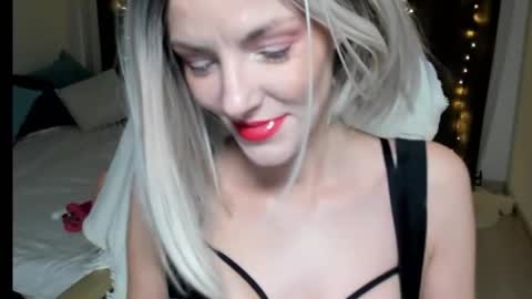 Snapshot of asteris_stella chatting on October 16, 9:46 pm Asteris online show from October 16, 9:46 pm
