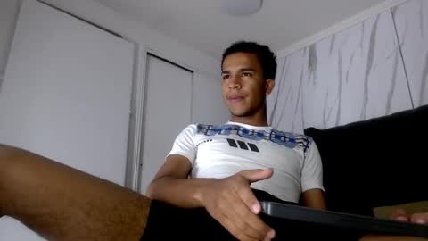 Snapshot of aston_vera chatting on September 26, 3:36 am Aston online show from September 26, 3:36 am