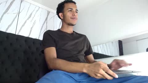 Snapshot of aston_vera chatting on October 1, 3:27 am Aston online show from October 1, 3:27 am