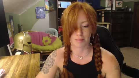 Snapshot of astraeasiren chatting on September 11, 2:35 am AstraeaSiren online show from September 11, 2:35 am