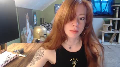 Snapshot of astraeasiren chatting on January 17, 6:23 pm AstraeaSiren online show from January 17, 6:23 pm