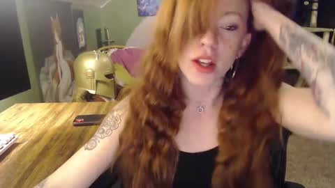 Snapshot of astraeasiren chatting on January 7, 3:35 am AstraeaSiren online show from January 7, 3:35 am