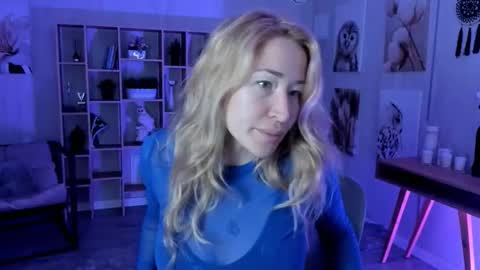 astramonroe online show from September 23, 2:16 am