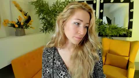 astramonroe online show from September 26, 6:54 am