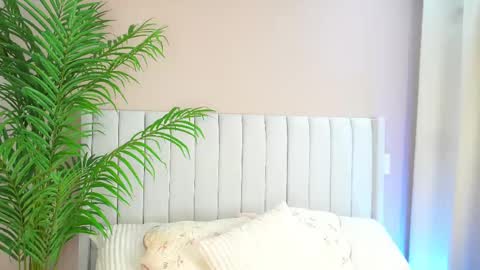 Snapshot of astrea_1 chatting on February 23, 9:05 pm Astrea online show from February 23, 9:05 pm