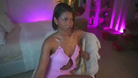 Snapshot of astrea_1 chatting on September 19, 11:41 pm Astrea online show from September 19, 11:41 pm