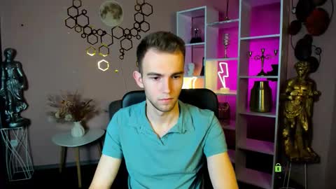 astren online show from December 20, 8:16 pm