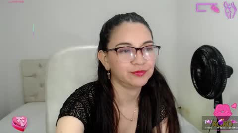 Snapshot of astrolover_ chatting on October 11, 3:55 am camila online show from October 11, 3:55 am