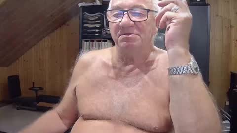 Snapshot of asusandy chatting on October 7, 10:28 pm asusandy online show from October 7, 10:28 pm