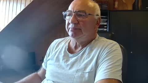 Snapshot of asusandy chatting on September 15, 3:02 pm asusandy online show from September 15, 3:02 pm
