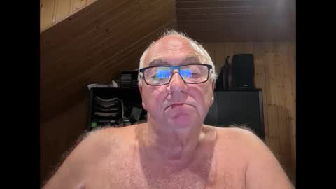 Snapshot of asusandy chatting on September 26, 11:57 pm asusandy online show from September 26, 11:57 pm