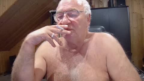Snapshot of asusandy chatting on October 9, 10:48 pm asusandy online show from October 9, 10:48 pm