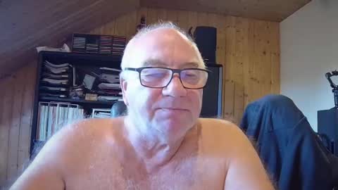 Snapshot of asusandy chatting on September 29, 6:23 am asusandy online show from September 29, 6:23 am