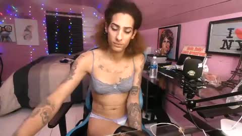 Snapshot of athena_the_godess chatting on January 30, 2:49 am xoxo G0DD3SS xoxox online show from January 30, 2:49 am