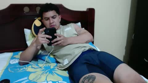 Robin online show from May 6, 3:23 am
