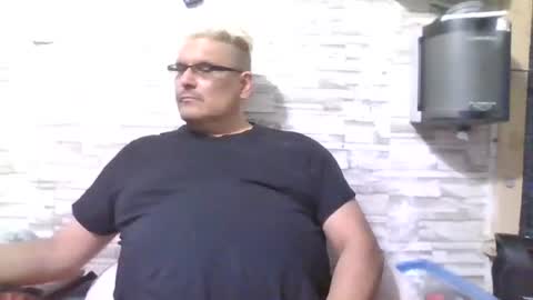 A online show from March 5, 11:17 am