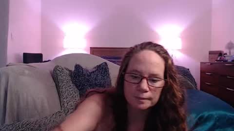 Snapshot of aubreeskinkyplayroom chatting on October 10, 5:52 pm Aubree Shae online show from October 10, 5:52 pm