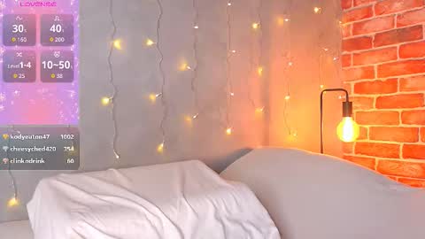 Sarah Doll online show from February 13, 7:33 am