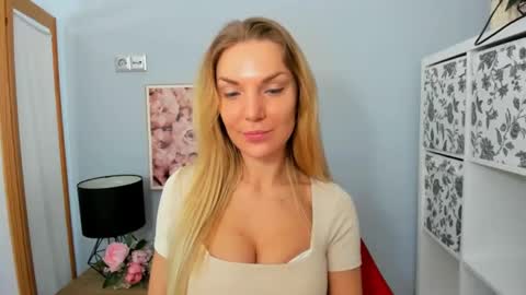 AulloraSensual online show from February 15, 6:23 am