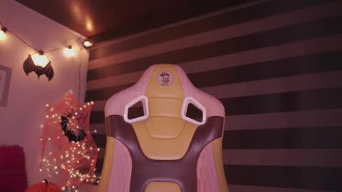 Snapshot of aura_rouss chatting on October 30, 1:17 am aura_rouss online show from October 30, 1:17 am