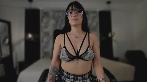 Aura online show from February 25, 12:31 pm