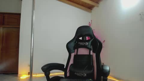 aura online show from September 20, 8:17 am