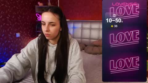 Aurora online show from February 12, 2:43 pm