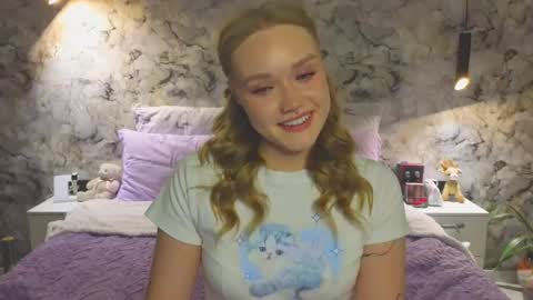 Snapshot of aurora_golden chatting on October 19, 5:28 pm Kate online show from October 19, 5:28 pm