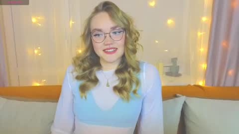 Snapshot of aurora_golden chatting on February 20, 3:30 pm Kate online show from February 20, 3:30 pm
