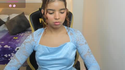 Snapshot of aurora_rodriguez chatting on February 13, 3:35 pm aurora_rodriguez online show from February 13, 3:35 pm