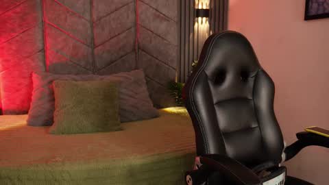 Snapshot of auroralanee chatting on October 6, 7:42 pm aurora online show from October 6, 7:42 pm