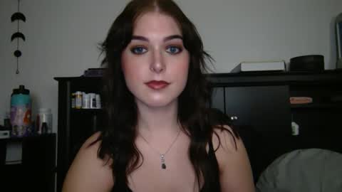 auroralightz1 online show from October 9, 2:50 am