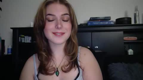 auroralightz1 online show from February 11, 3:10 am