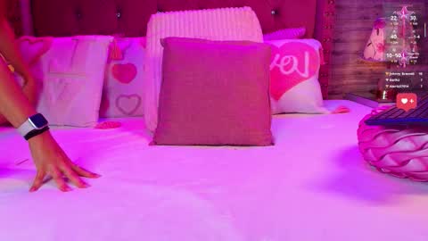 Aurora online show from February 10, 2:20 pm