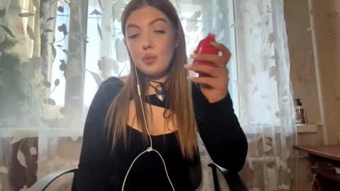 Elizabeth online show from February 11, 12:20 pm