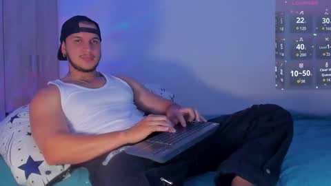 A online show from November 29, 11:23 pm