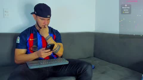 Snapshot of austin_curry chatting on October 14, 12:46 am A online show from October 14, 12:46 am