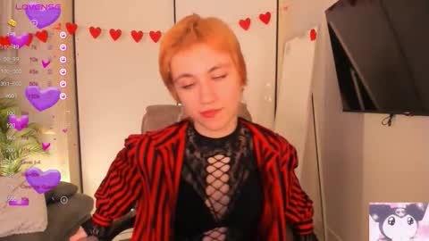 Alice online show from March 1, 9:30 pm