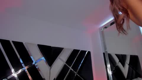 Snapshot of ava_fontana2 chatting on February 15, 10:21 pm Ava Fontana online show from February 15, 10:21 pm
