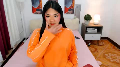 Snapshot of ava_lux chatting on October 17, 6:39 am Ava online show from October 17, 6:39 am