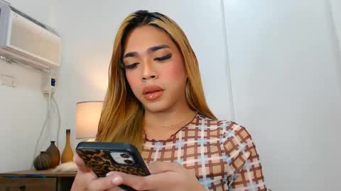 Snapshot of ava_lux chatting on October 1, 6:01 am Ava online show from October 1, 6:01 am