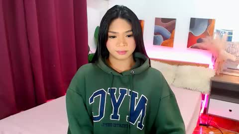 Snapshot of ava_lux chatting on October 12, 6:39 am Ava online show from October 12, 6:39 am