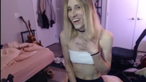 Ava online show from February 3, 9:08 pm