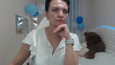 Snapshot of avasaturnian chatting on September 23, 5:19 pm avasaturnian online show from September 23, 5:19 pm