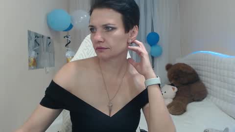 Snapshot of avasaturnian chatting on September 29, 12:15 pm avasaturnian online show from September 29, 12:15 pm